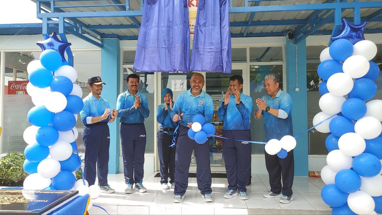 Rektor Universitas Hang Tuah Resmikan Toko Koperasi Karyawan “Tokita”