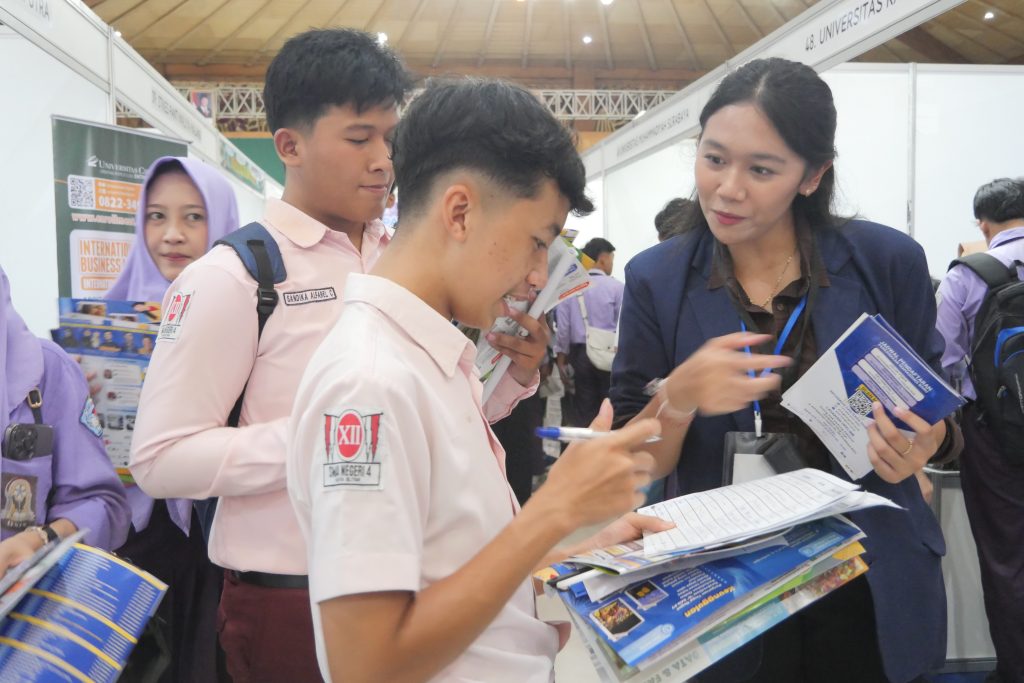 MGBK SMA Blitar Raya 2026: Universitas Hang Tuah Dukung Literasi Pendidikan Tinggi